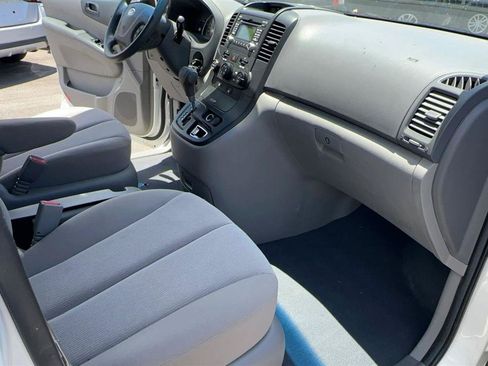 Used 2009 Kia Sedona LX FWD image 28