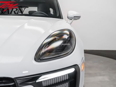Used 2022 Porsche Macan S image 10