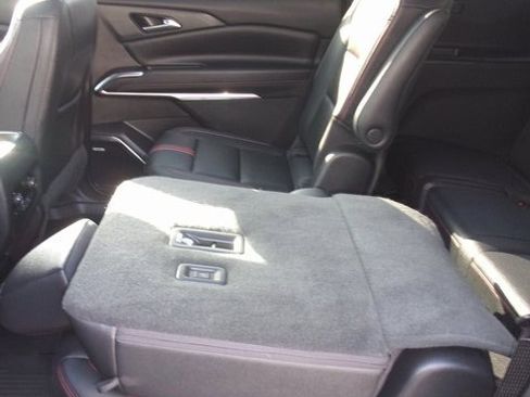 Used 2024 Chevrolet Traverse RS w/ LPO, Floor Liner Package image 29
