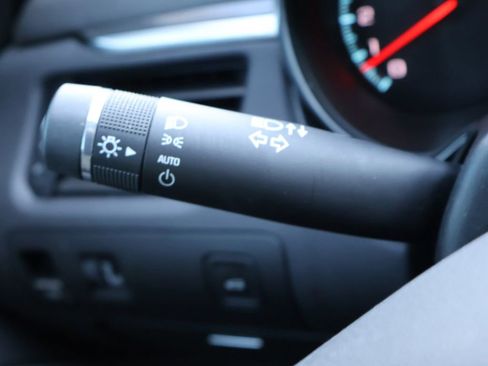 Used 2019 Chevrolet Impala LT image 41