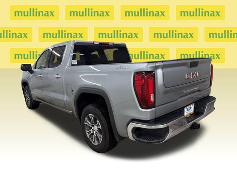 Used 2026 GMC Sierra 1500 SLT AWD/4WD image 10