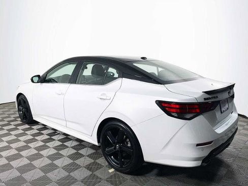 Certified 2022 Nissan Sentra SR w/ Midnight Edition image 6