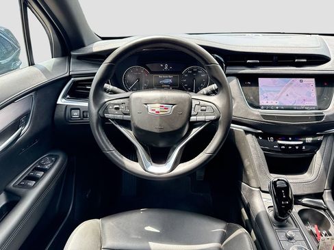 Used 2025 Cadillac XT6 Luxury AWD/4WD image 24