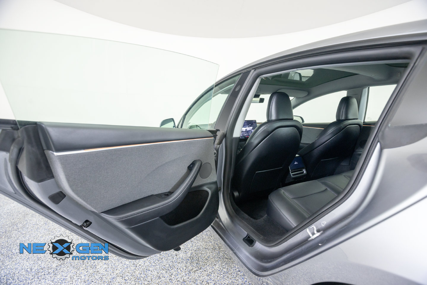 Used 2025 Tesla Model 3 Long Range RWD image 24