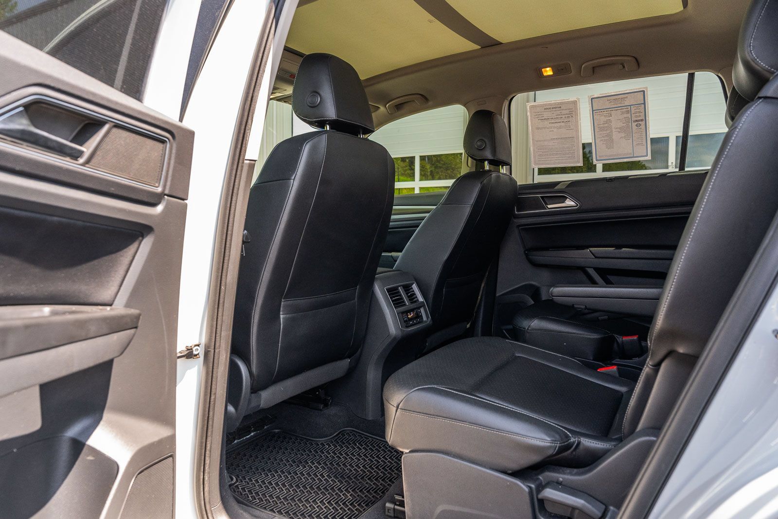 Used 2019 Volkswagen Atlas SE w/ Panoramic Sunroof Package FWD image 17