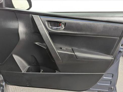Used 2018 Toyota Corolla SE FWD image 22