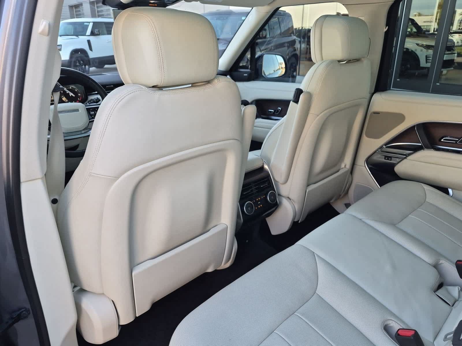 Certified 2023 Land Rover Range Rover SE AWD/4WD image 18