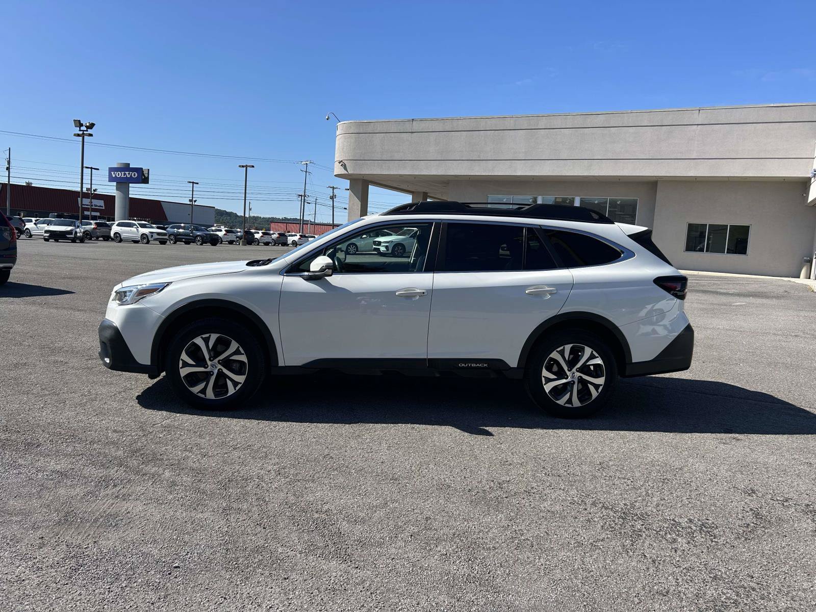 Used 2022 Subaru Outback Limited XT AWD/4WD image 4