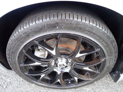 Used 2010 Nissan 370Z Roadster RWD image 13