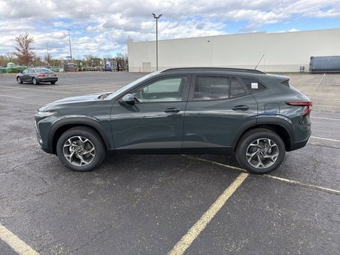New 2026 Chevrolet Trax LT w/ LT Convenience Package FWD image 11