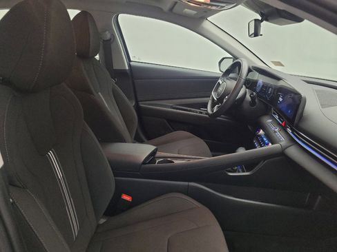 Used 2025 Hyundai Elantra SEL FWD image 21