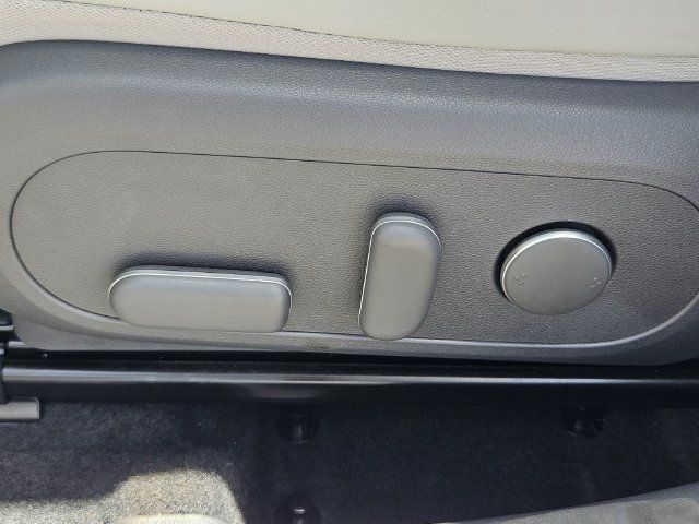 Used 2026 Hyundai Kona SEL Premium FWD image 19