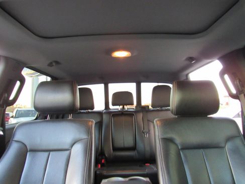 Used 2012 Ford F150 Lariat w/ Lariat Chrome Pkg image 29