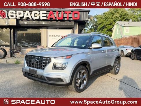 Used 2022 Hyundai Venue SEL w/ Cargo Package FWD image 1