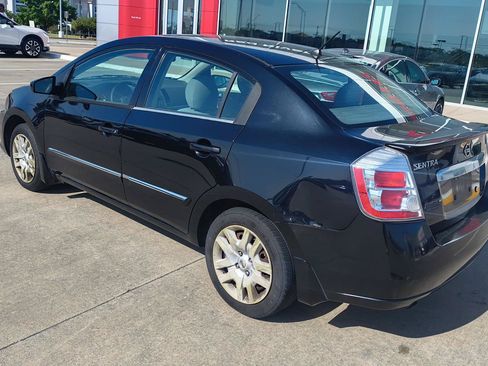 Used 2012 Nissan Sentra 2.0 S FWD image 2
