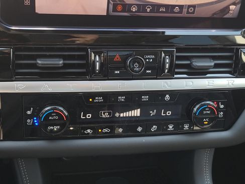 New 2026 Nissan Pathfinder Platinum FWD image 24