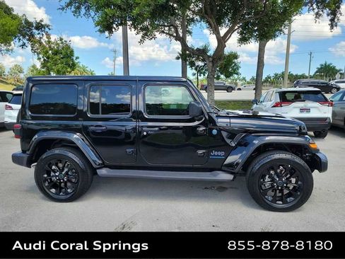 Used 2025 Jeep Wrangler Unlimited Sahara AWD/4WD image 9