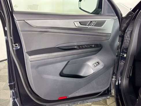 Used 2025 Volkswagen Atlas Cross Sport SE AWD/4WD image 10