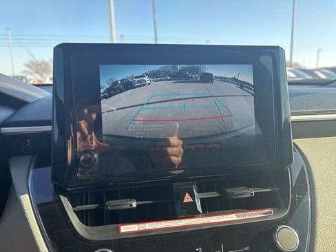 Used 2025 Toyota Corolla Cross L image 12