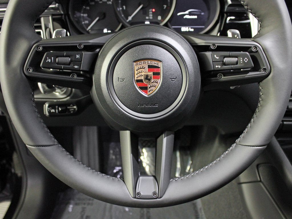 Certified 2026 Porsche Macan AWD/4WD image 22