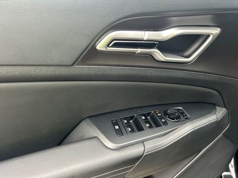 Used 2026 Kia Sportage EX image 32