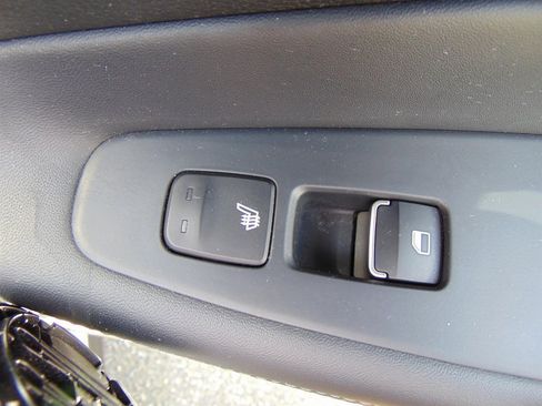 Used 2023 Hyundai Santa Fe Limited image 17