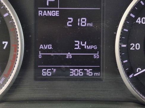 Used 2019 Hyundai Elantra SE image 16