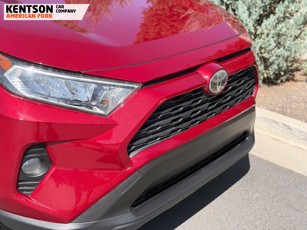 Used 2019 Toyota RAV4 XLE Premium w/ Cold Weather Package AWD/4WD image 11