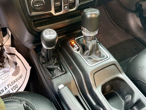 Used 2023 Jeep Wrangler Unlimited Sahara w/ Cold Weather Group image 18