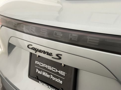 Certified 2023 Porsche Cayenne S image 25