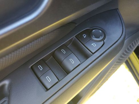 New 2026 Chevrolet Equinox EV LT image 19