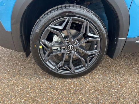 New 2026 Nissan Kicks SR w/ SR Premium Package image 8