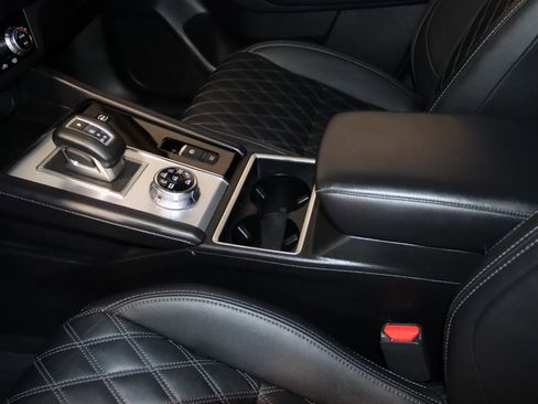 Used 2024 Mitsubishi Outlander 4WD Plug-In Hybrid image 41