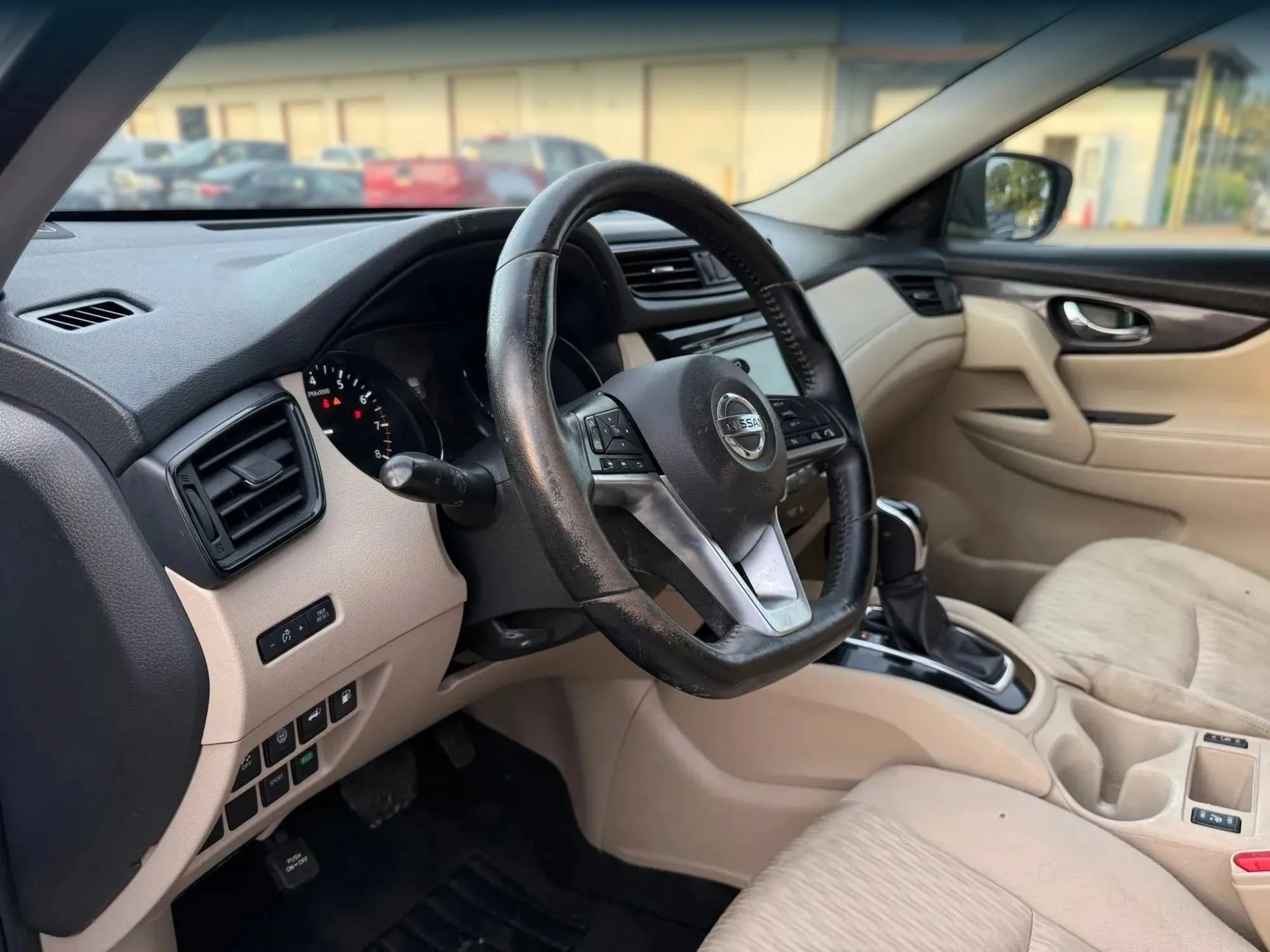 Used 2019 Nissan Rogue SV FWD image 17