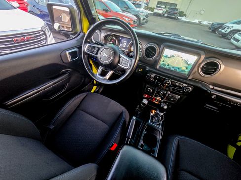 Used 2022 Jeep Wrangler Unlimited Rubicon 4xe w/ Safety Group image 21