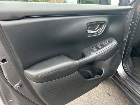 Used 2025 Honda HR-V LX image 14