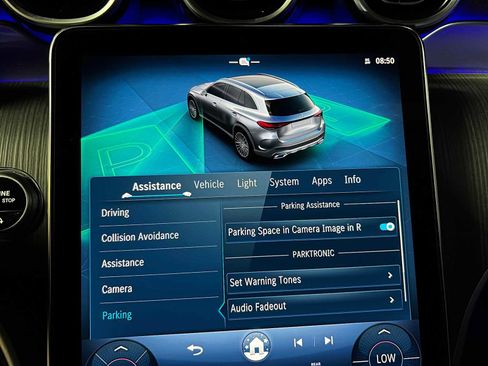 Used 2025 Mercedes-Benz GLC 300 4MATIC image 34