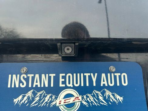 Used 2012 GMC Yukon SLT w/ SLT-2 Equipment Package image 12