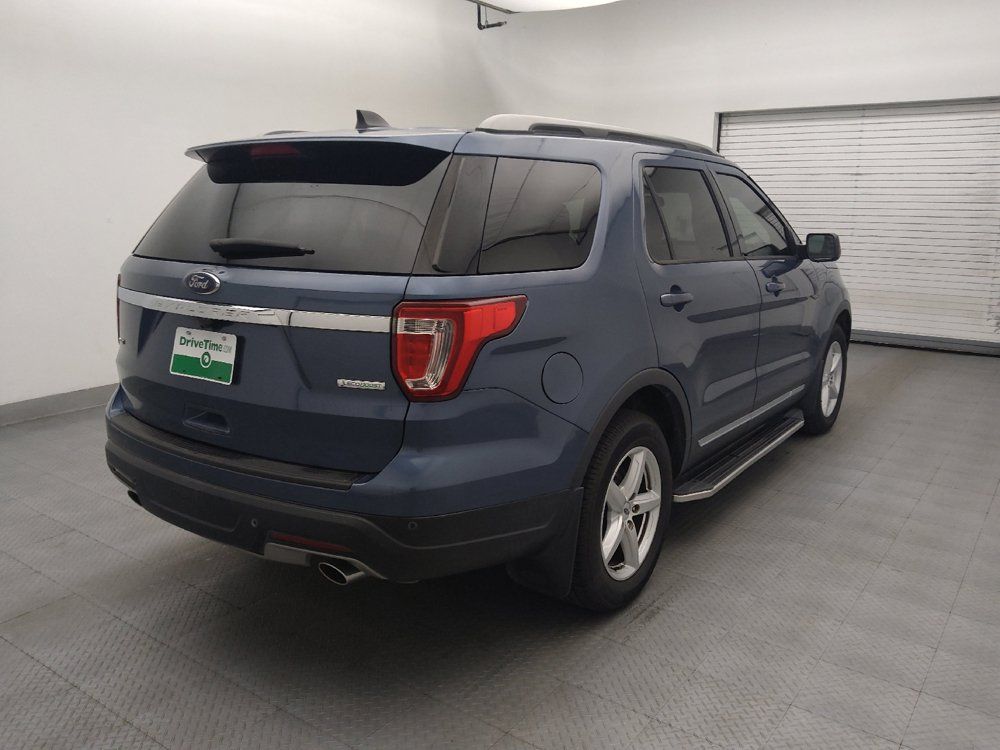 Used 2018 Ford Explorer XLT FWD image 9