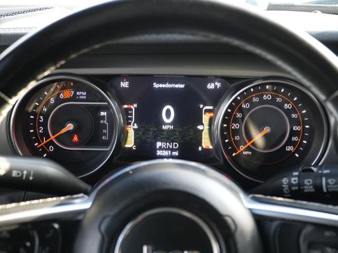 Used 2019 Jeep Wrangler Unlimited Sahara w/ Safety Group image 25