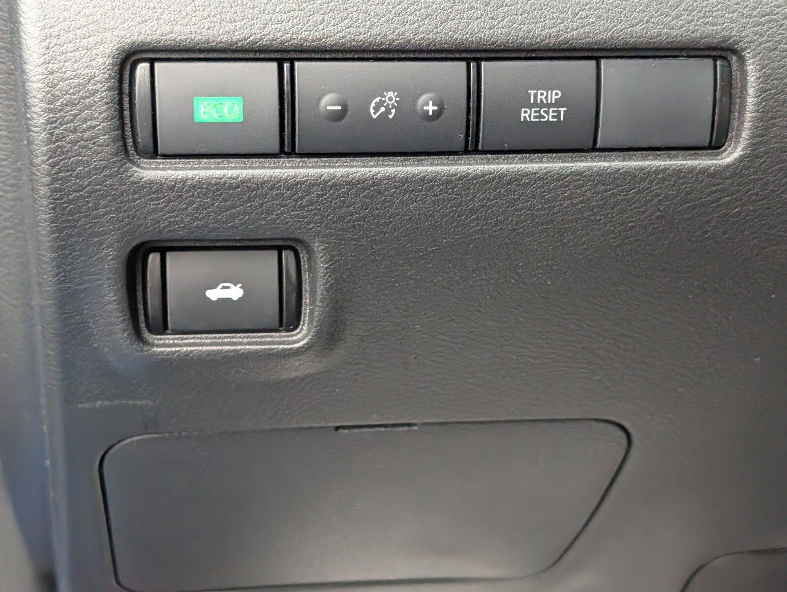 Used 2024 Nissan Sentra SV FWD image 11
