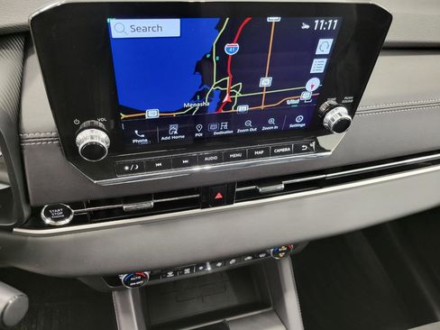 Used 2024 Mitsubishi Outlander AWD image 7