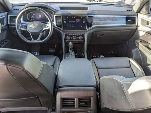 Certified 2022 Volkswagen Atlas Cross Sport SE w/ Panoramic Sunroof Package image 13