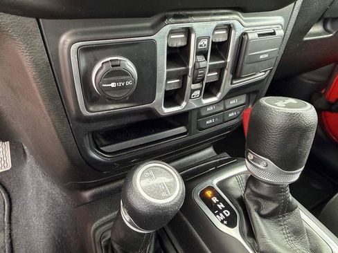 Used 2022 Jeep Wrangler Unlimited Sport w/ Sun And Sound Package image 26