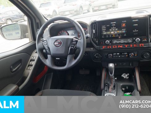 Used 2026 Nissan Frontier PRO-4X AWD/4WD image 21