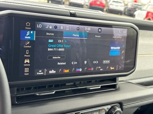 Used 2025 Jeep Wrangler Sahara image 27