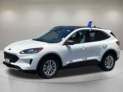 Certified 2022 Ford Escape SE FWD image 2