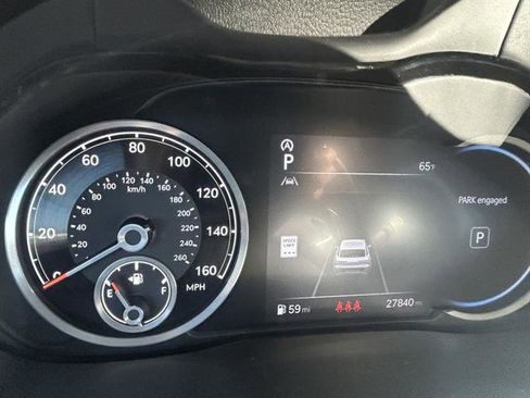 Used 2025 Genesis GV70 2.5T image 15