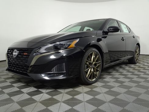 New 2025 Nissan Altima 2.5 SR w/ SR Premium Package image 14