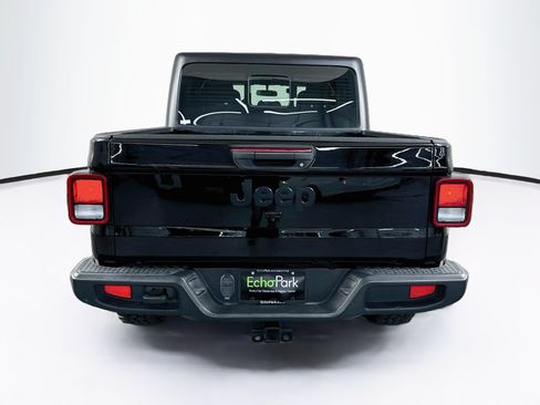 Used 2023 Jeep Gladiator Sport AWD/4WD image 7